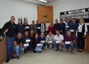 Sessão Solene de Menção de Aplausos homenageou os 15 produtores rurais com o maior retorno de ICMS no município nesta quinta-feira na Câmara Municipal de Vereadores de Crissiumal